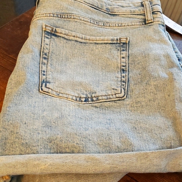 Wild Fable Highest Rise Light Acid Wash Folded Hem Jean Shorts Size 18 - Picture 8 of 10